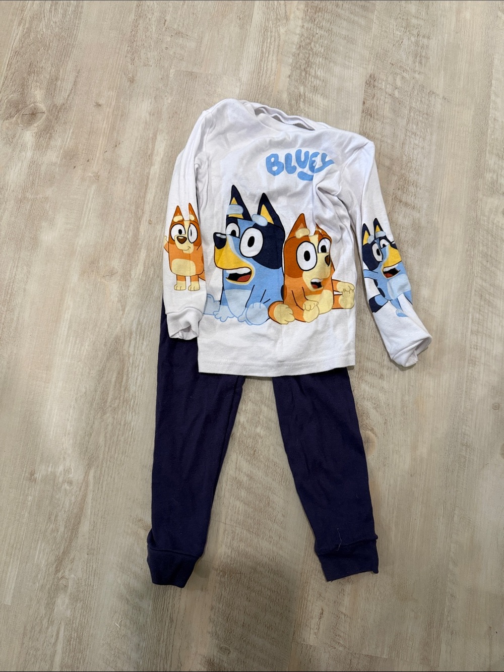 Bluey Long Sleeve Kids Pajama Set - White & Navy